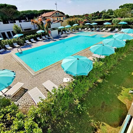 Apartments In Residence In Vada With Swimming Pool 450 Meters From The Sea Exterior foto